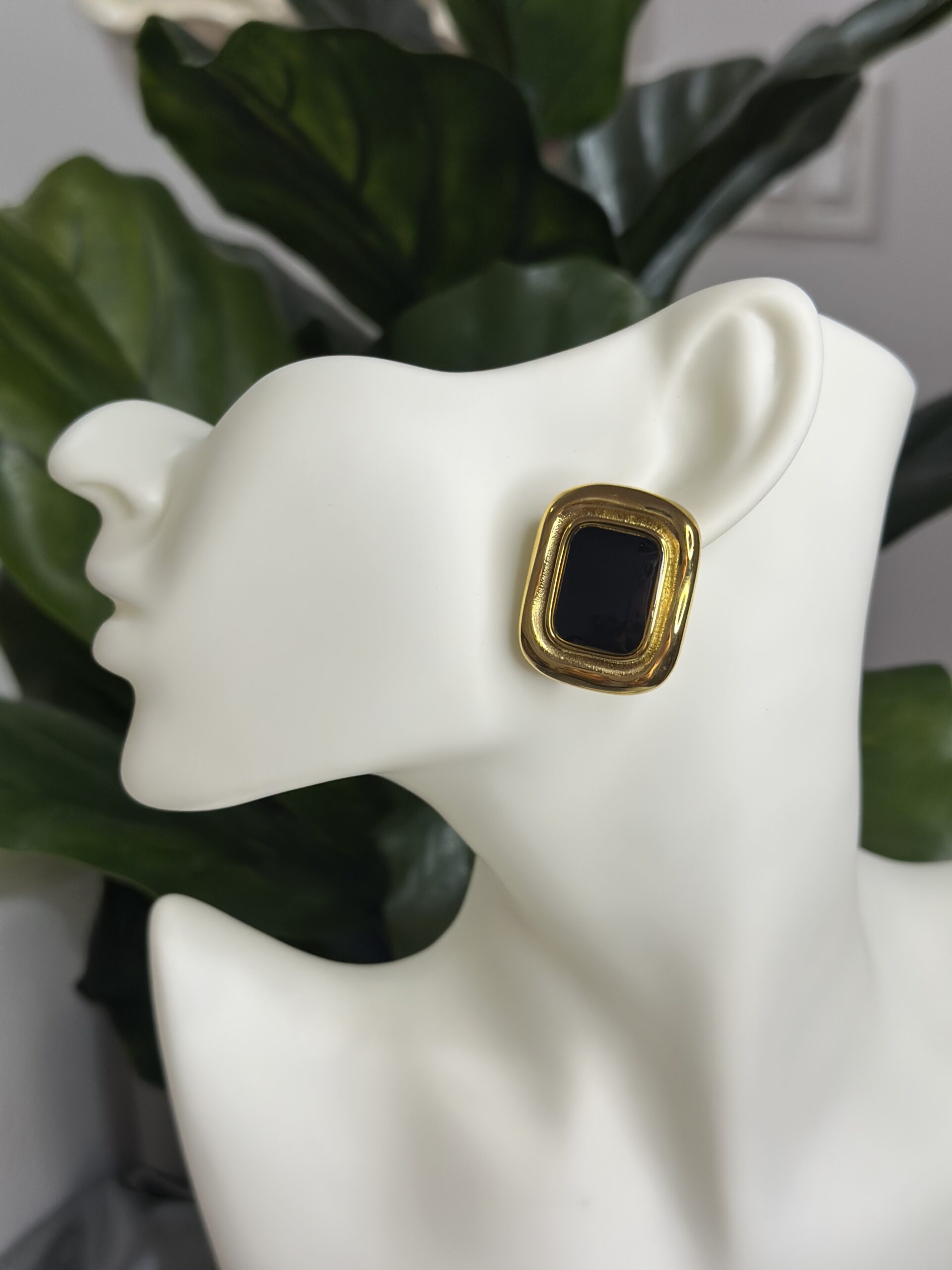 LADY IN BLACK EARRINGS - Image 3